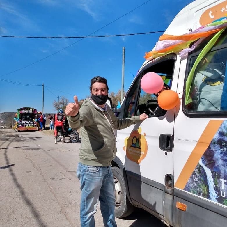Daniel acompañando los festejos